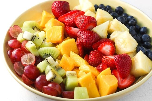 Bổ sung các loại rau củ xanh và hoa quả tươi